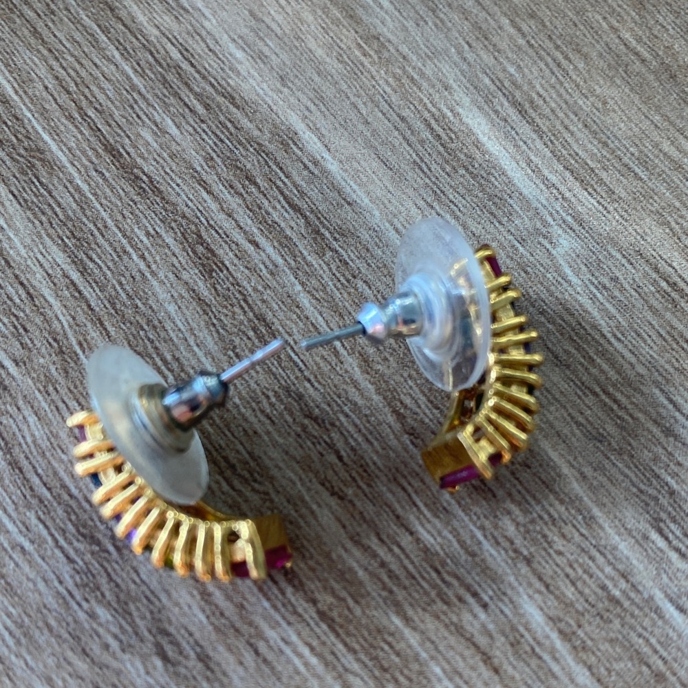 Elegant Vintage Gold toned with Multicolor Crystal Earrings - Picture 3 of 7